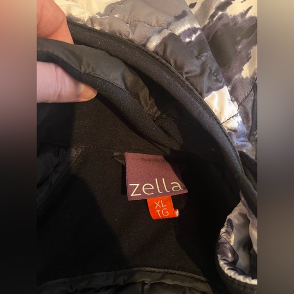 XL women’s Zella Athletic Jacket - Picture 3 of 5